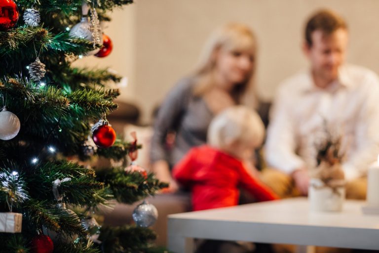 14 Christmas Traditions To Start With Your Family This Year